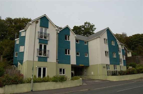 2 bedroom Property t...